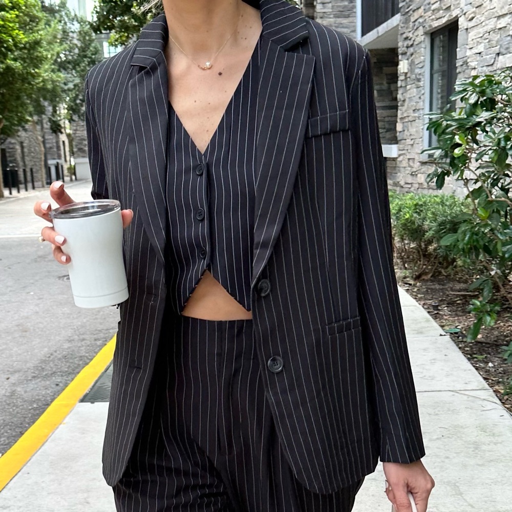 Chic Black Pinstripe Blazer